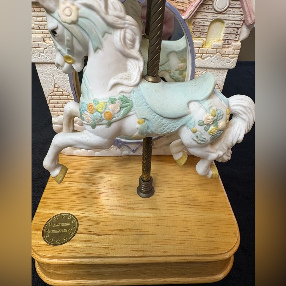Ceramic Carousel Horse Music Box Mirror Wood Base Vintage 1991 - Picture 3 of 9